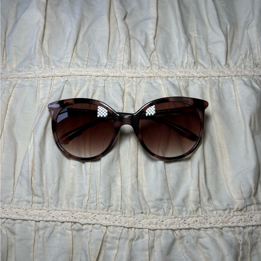 Cateye Purple and brown tortoiseshell sunglasses